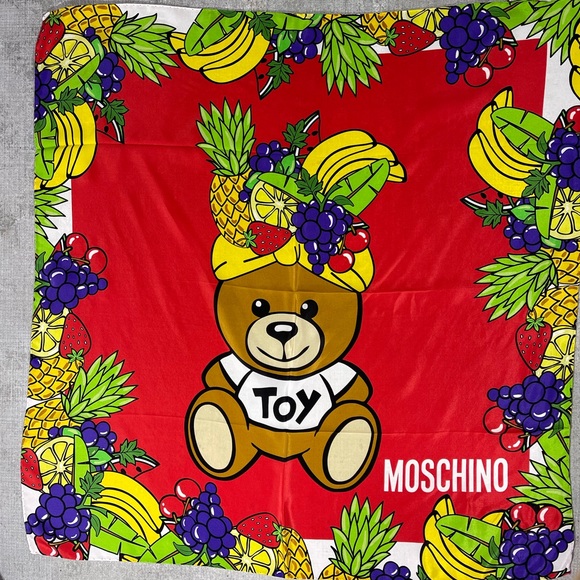 NWT AUTHENTIC MOSCHINO SCARF